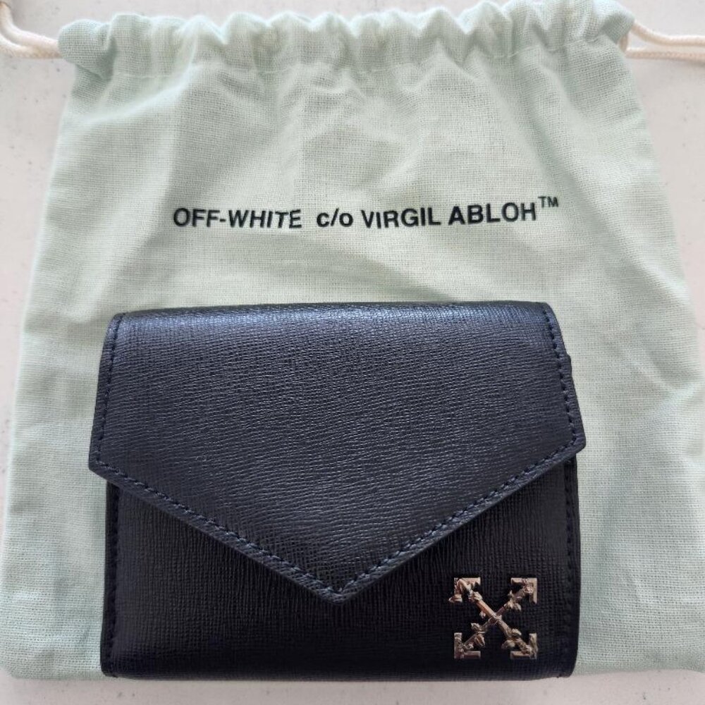BLACK  WALLET , OFF- WHITE